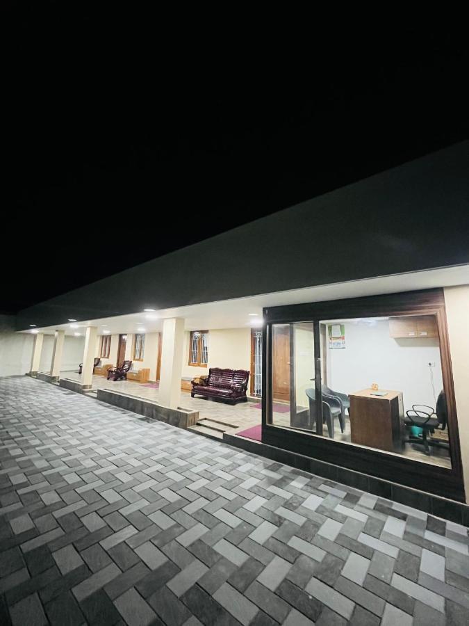 The Tendoinn Pollāchi Esterno foto